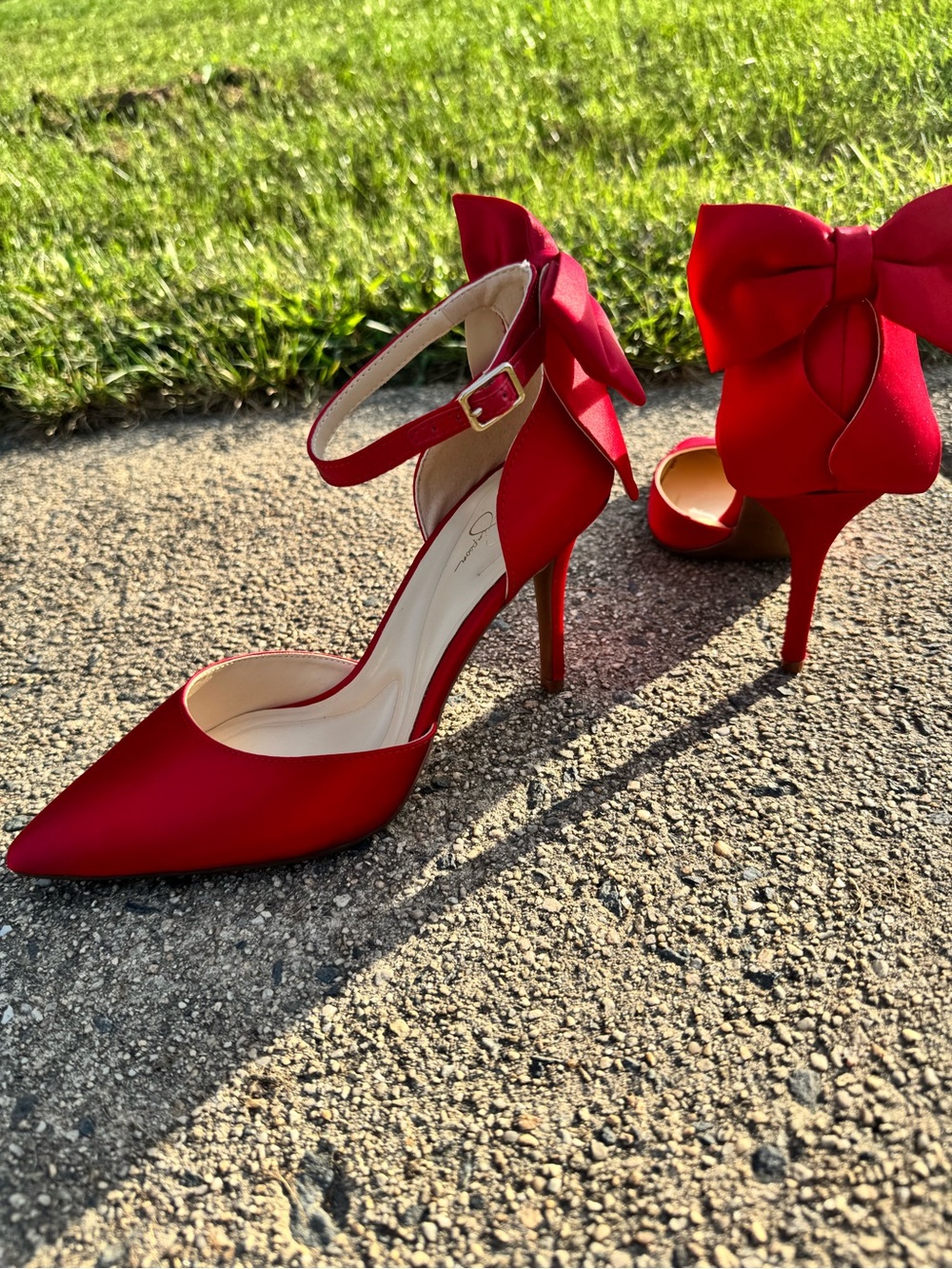 Jessica Simpson red bow point-toe heels